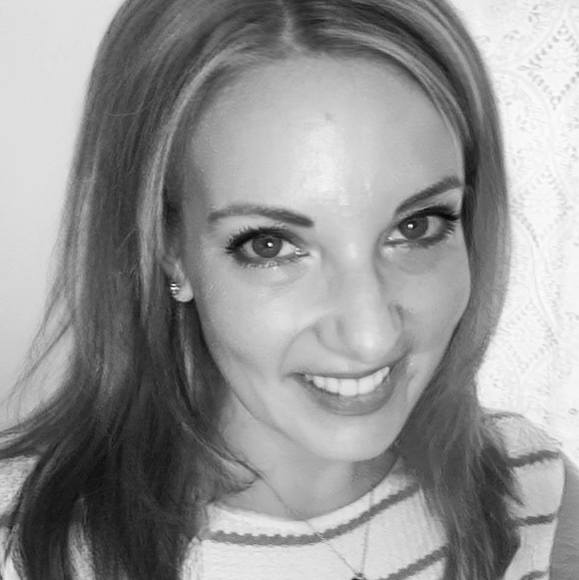 Meet your Posher, Jennifer - Picture 1 of 1